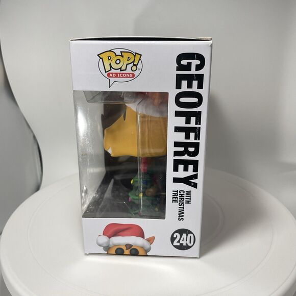 Lot of 2 Funko Pop Vinyl Toys R US Geoffrey Christmas Tree Macy's Exclusive 240 - Picture 3 of 7